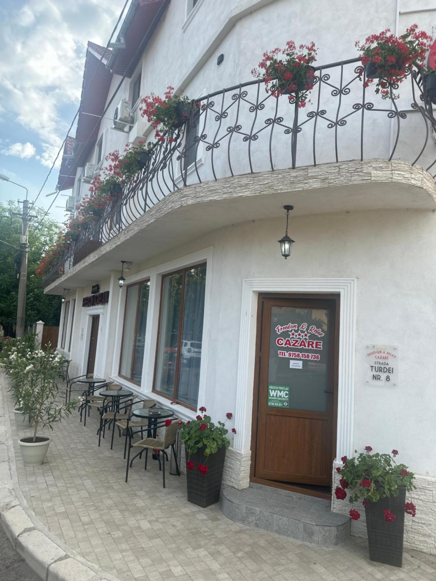 Freedom&Relax Hotel Buzau Luaran gambar