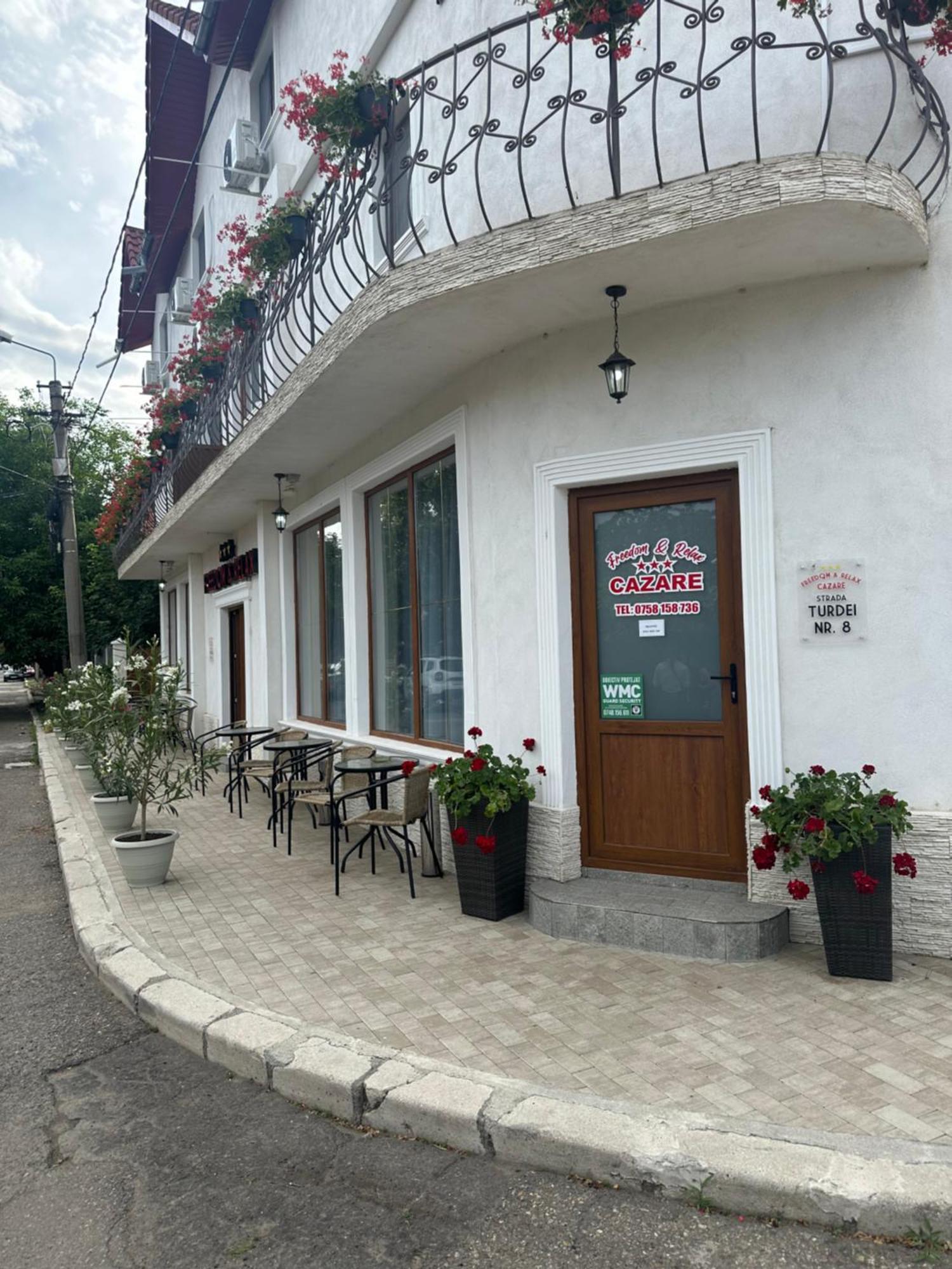 Freedom&Relax Hotel Buzau Luaran gambar