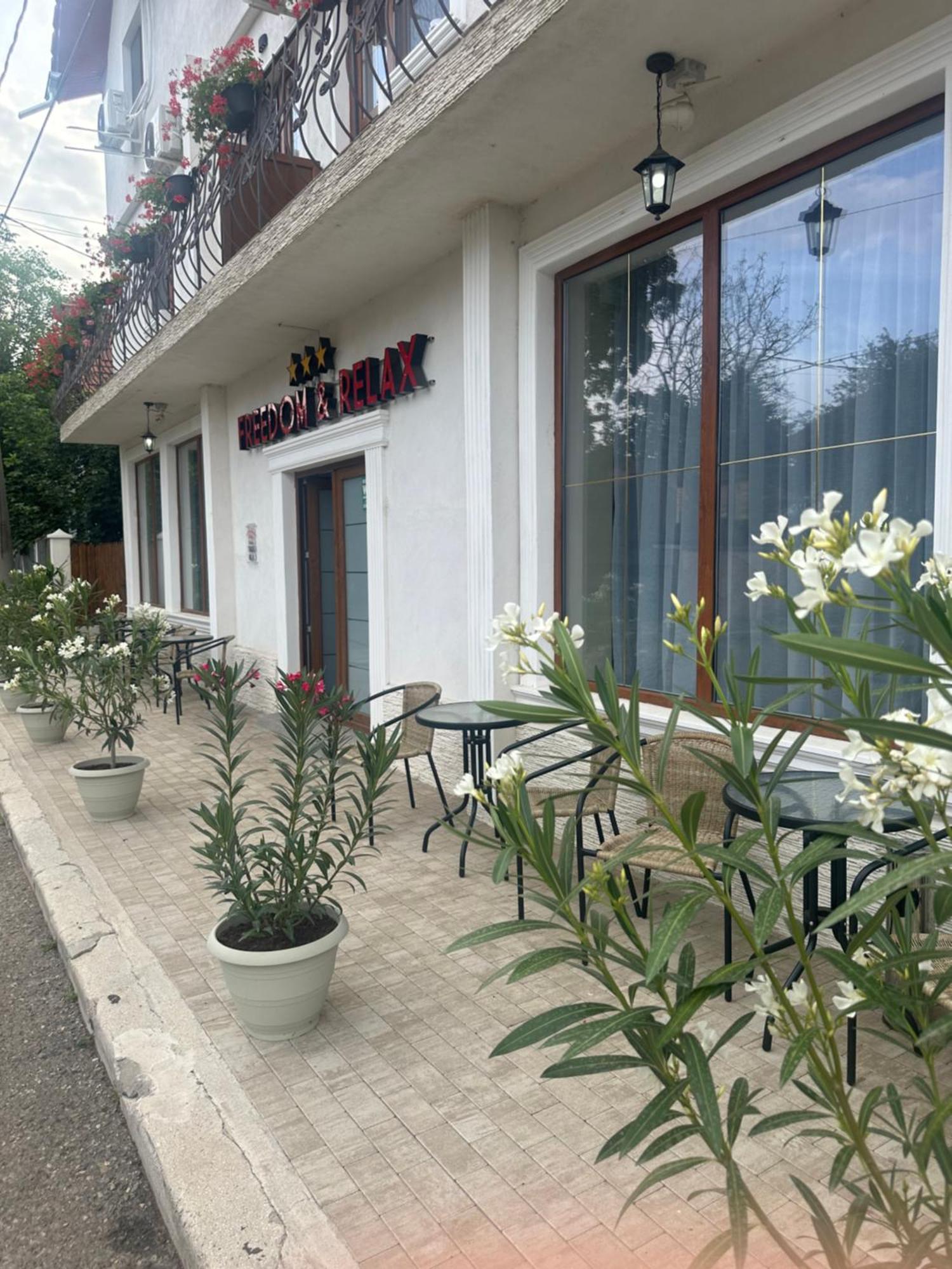 Freedom&Relax Hotel Buzau Luaran gambar