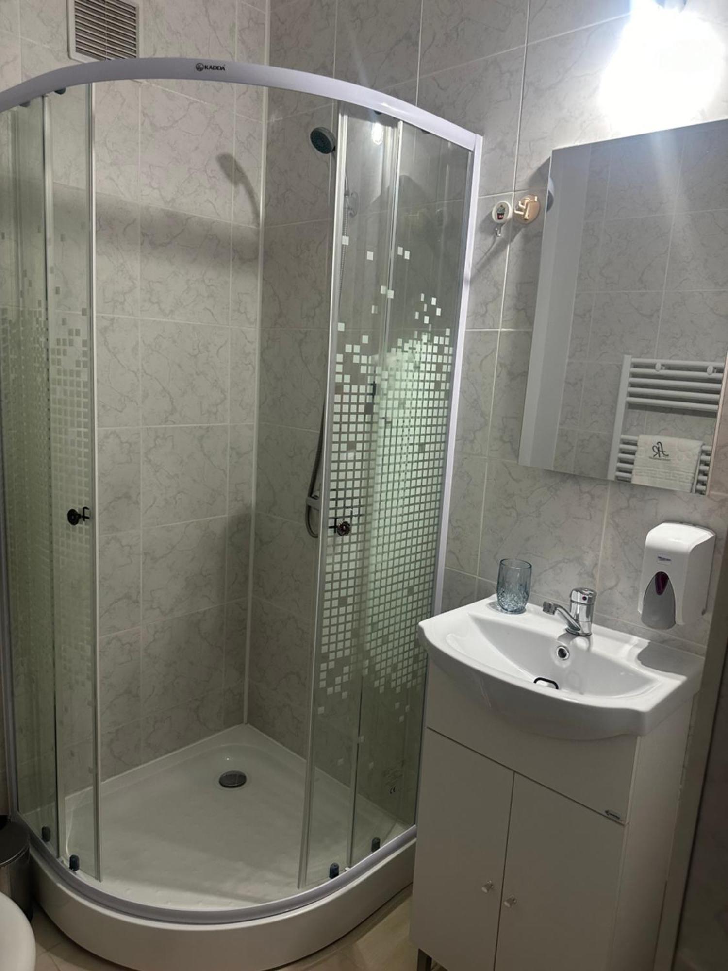Freedom&Relax Hotel Buzau Luaran gambar