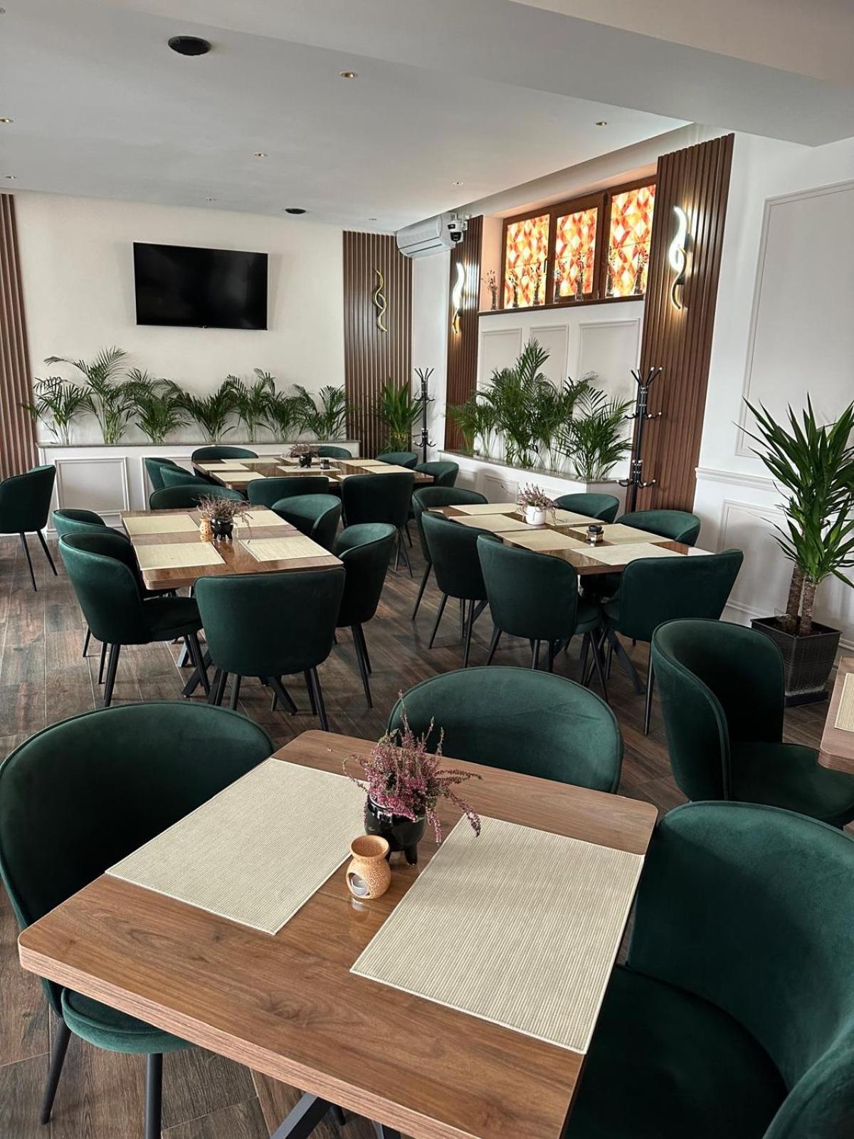 Freedom&Relax Hotel Buzau Luaran gambar